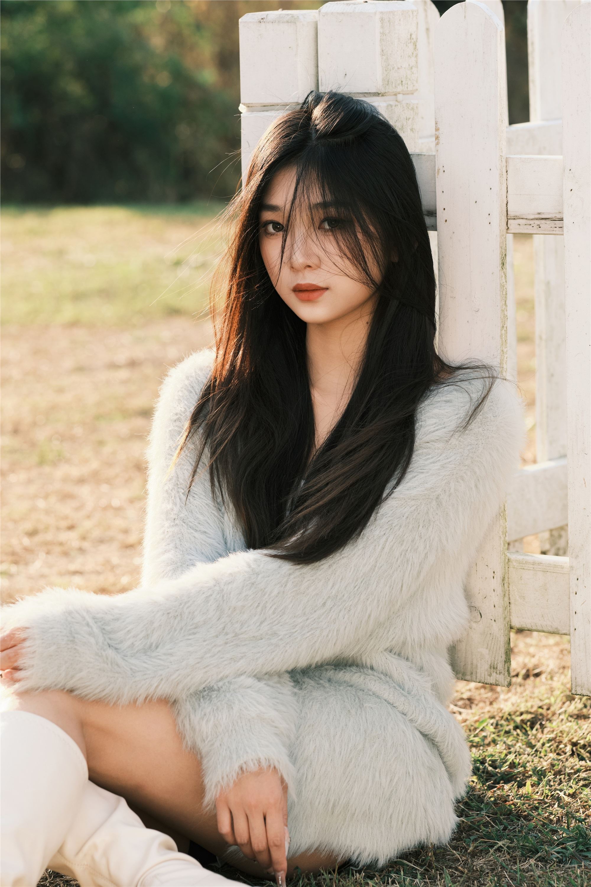 YITUYU艺图语 2025.01.03 湖边 一只狸猫